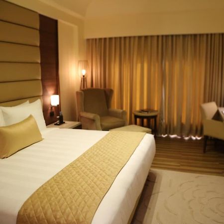Udman Hotels And Resorts By Ferns N Petals Neu-Delhi Exterior foto